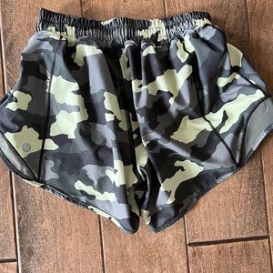 Lululemon Speed Up lined shorts